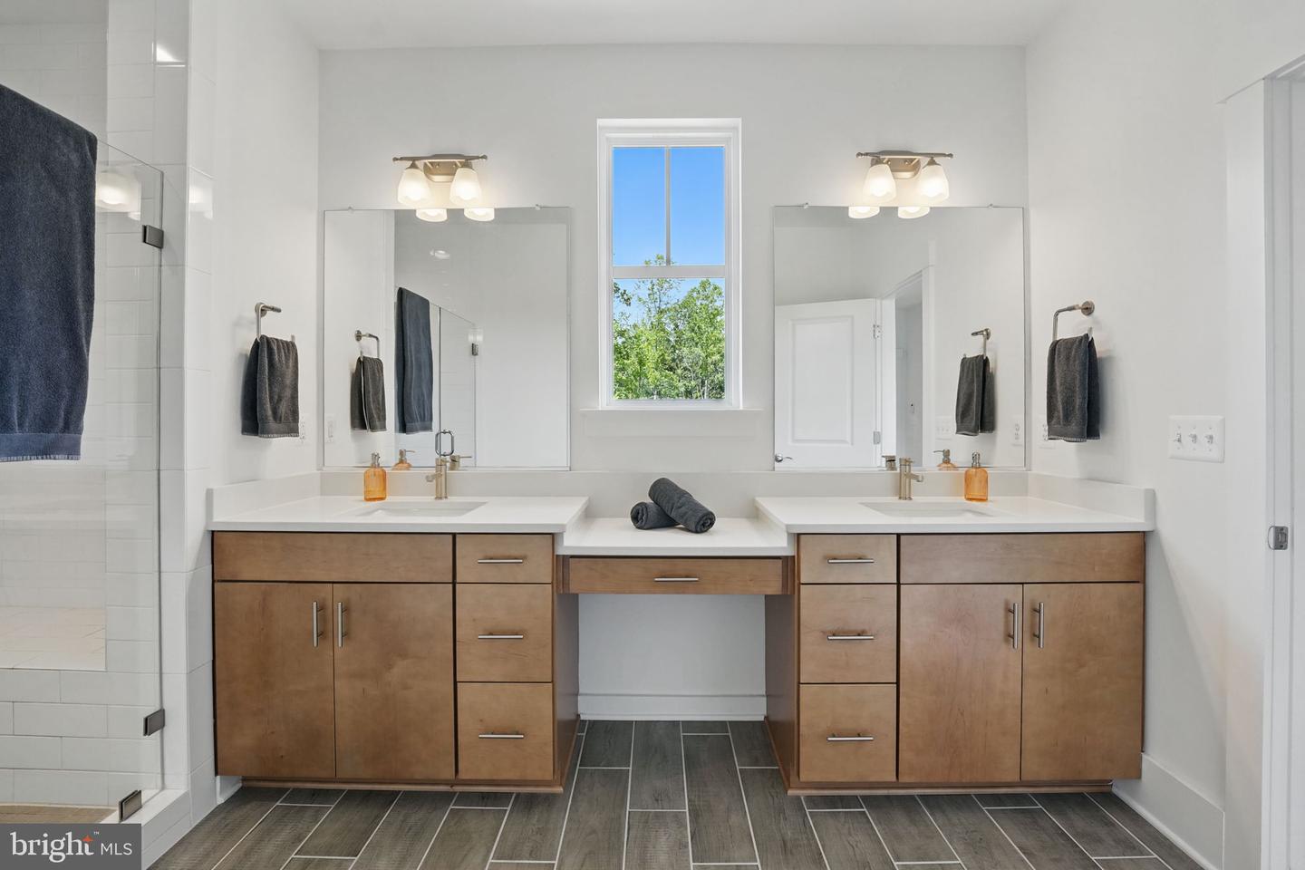 17941 WOODS OVERLOOK DR, DUMFRIES, Virginia 22026, 5 Bedrooms Bedrooms, ,3 BathroomsBathrooms,Residential,For sale,17941 WOODS OVERLOOK DR,VAPW2096018 MLS # VAPW2096018