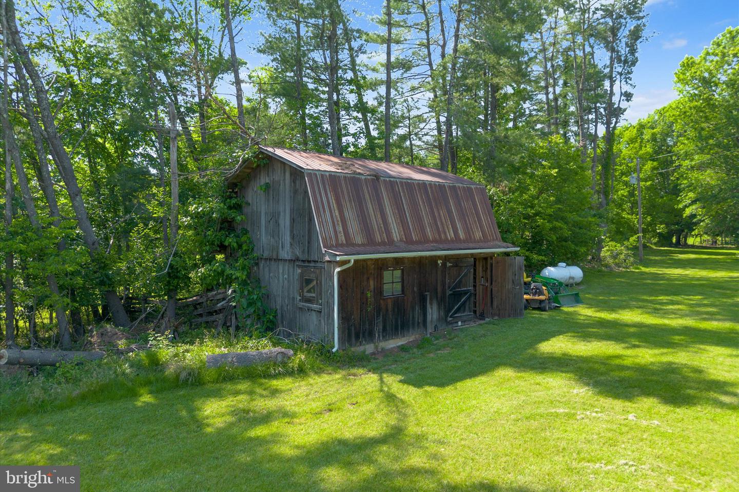 39350 RICKARD RD, LOVETTSVILLE, Virginia 20180, 4 Bedrooms Bedrooms, ,3 BathroomsBathrooms,Residential,For sale,39350 RICKARD RD,VALO2098488 MLS # VALO2098488