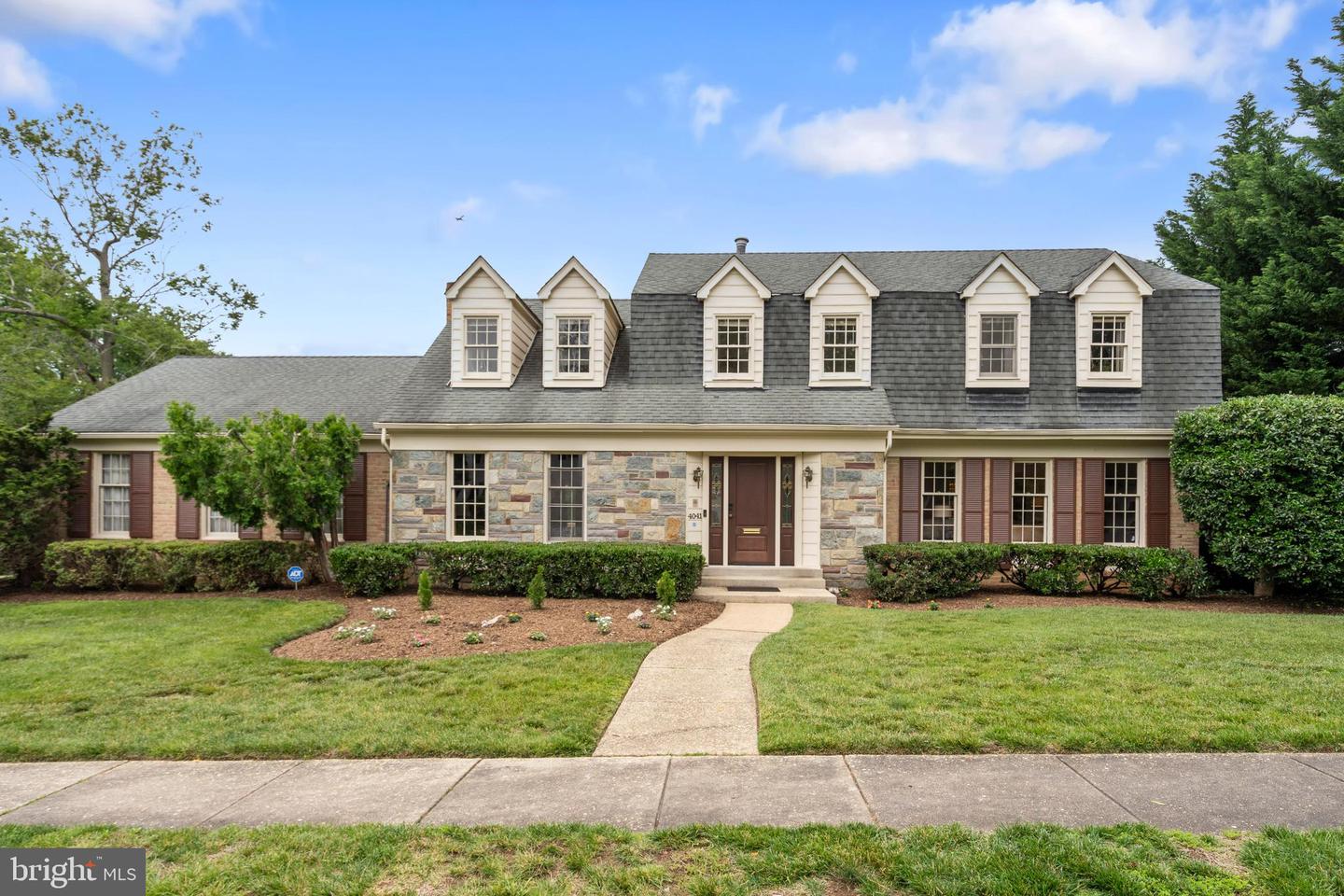 4041 27TH RD N, ARLINGTON, Virginia 22207, 5 Bedrooms Bedrooms, ,3 BathroomsBathrooms,Residential,For sale,4041 27TH RD N,VAAR2058556 MLS # VAAR2058556