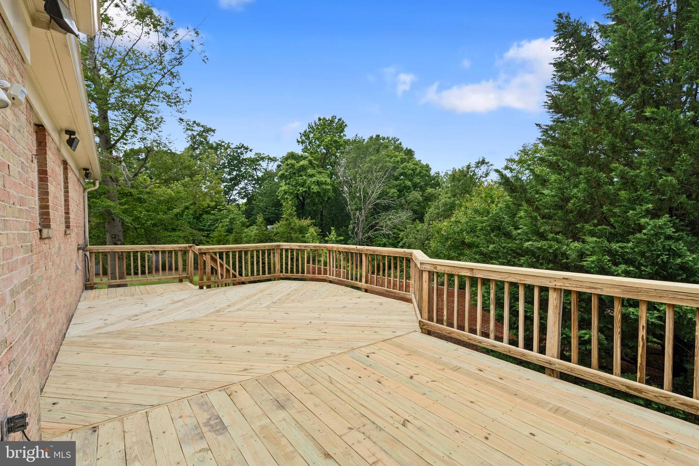 4041 27TH RD N, ARLINGTON, Virginia 22207, 5 Bedrooms Bedrooms, ,3 BathroomsBathrooms,Residential,For sale,4041 27TH RD N,VAAR2058556 MLS # VAAR2058556