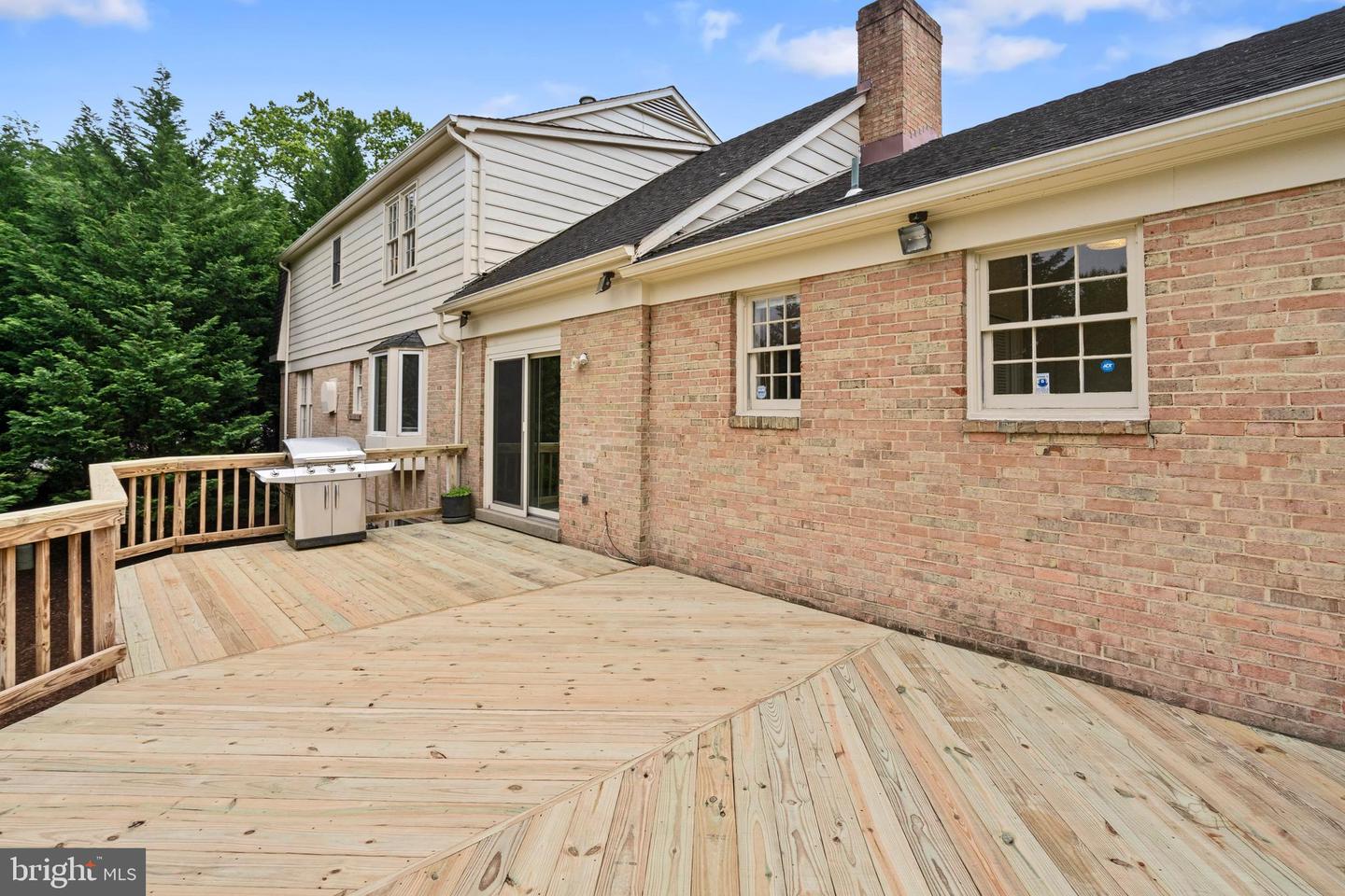 4041 27TH RD N, ARLINGTON, Virginia 22207, 5 Bedrooms Bedrooms, ,3 BathroomsBathrooms,Residential,For sale,4041 27TH RD N,VAAR2058556 MLS # VAAR2058556