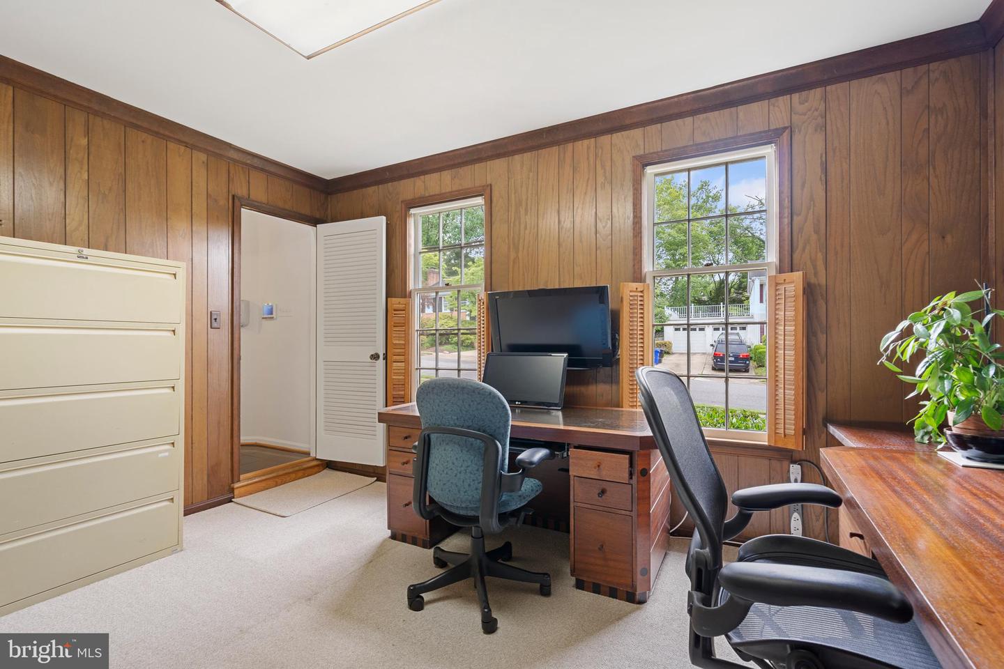 4041 27TH RD N, ARLINGTON, Virginia 22207, 5 Bedrooms Bedrooms, ,3 BathroomsBathrooms,Residential,For sale,4041 27TH RD N,VAAR2058556 MLS # VAAR2058556
