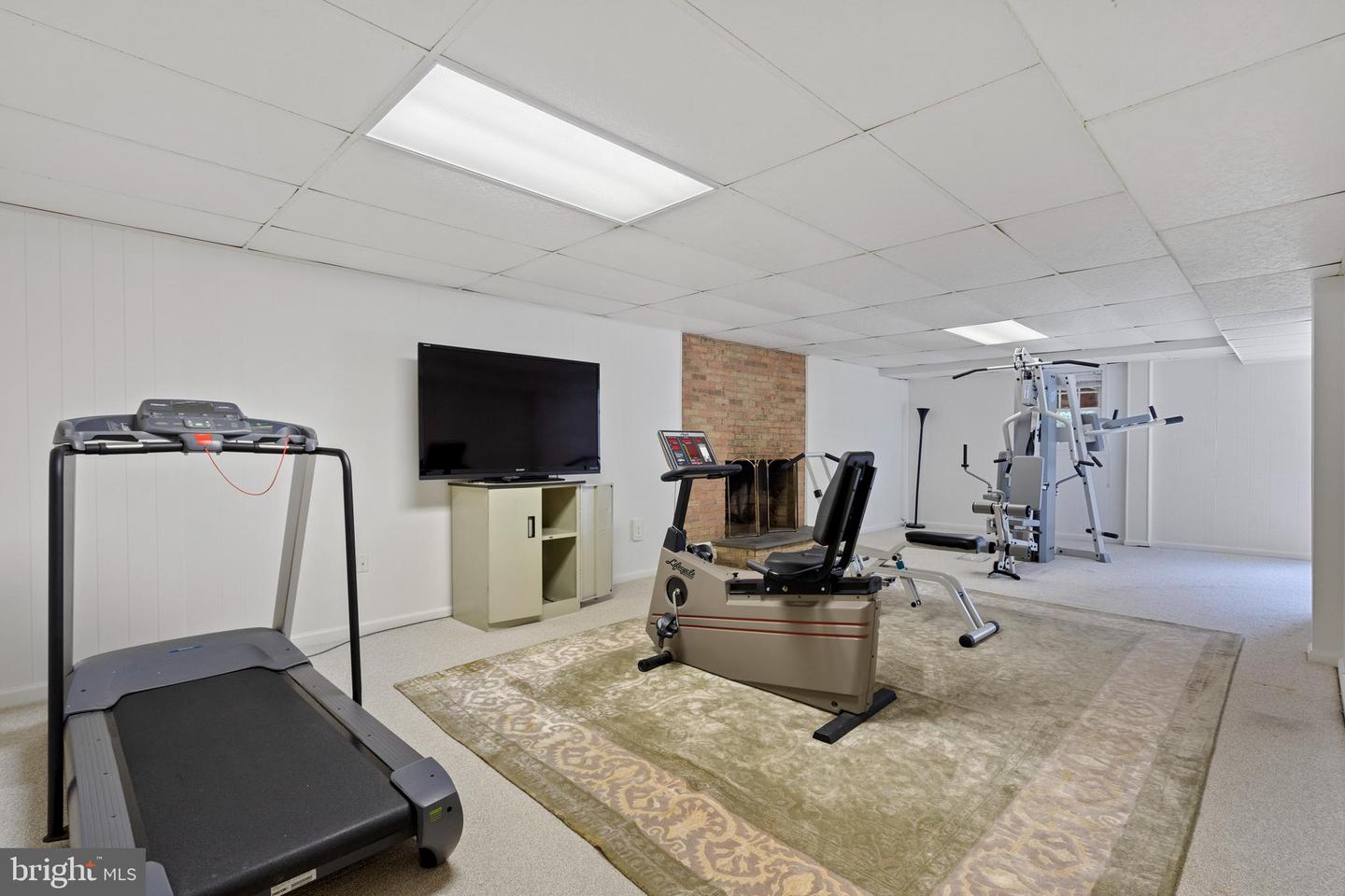 4041 27TH RD N, ARLINGTON, Virginia 22207, 5 Bedrooms Bedrooms, ,3 BathroomsBathrooms,Residential,For sale,4041 27TH RD N,VAAR2058556 MLS # VAAR2058556