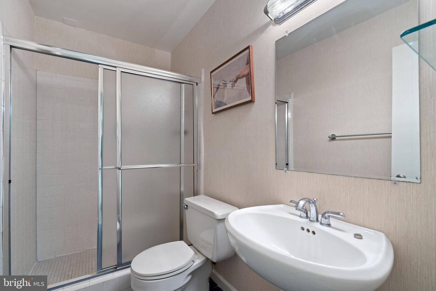 4041 27TH RD N, ARLINGTON, Virginia 22207, 5 Bedrooms Bedrooms, ,3 BathroomsBathrooms,Residential,For sale,4041 27TH RD N,VAAR2058556 MLS # VAAR2058556