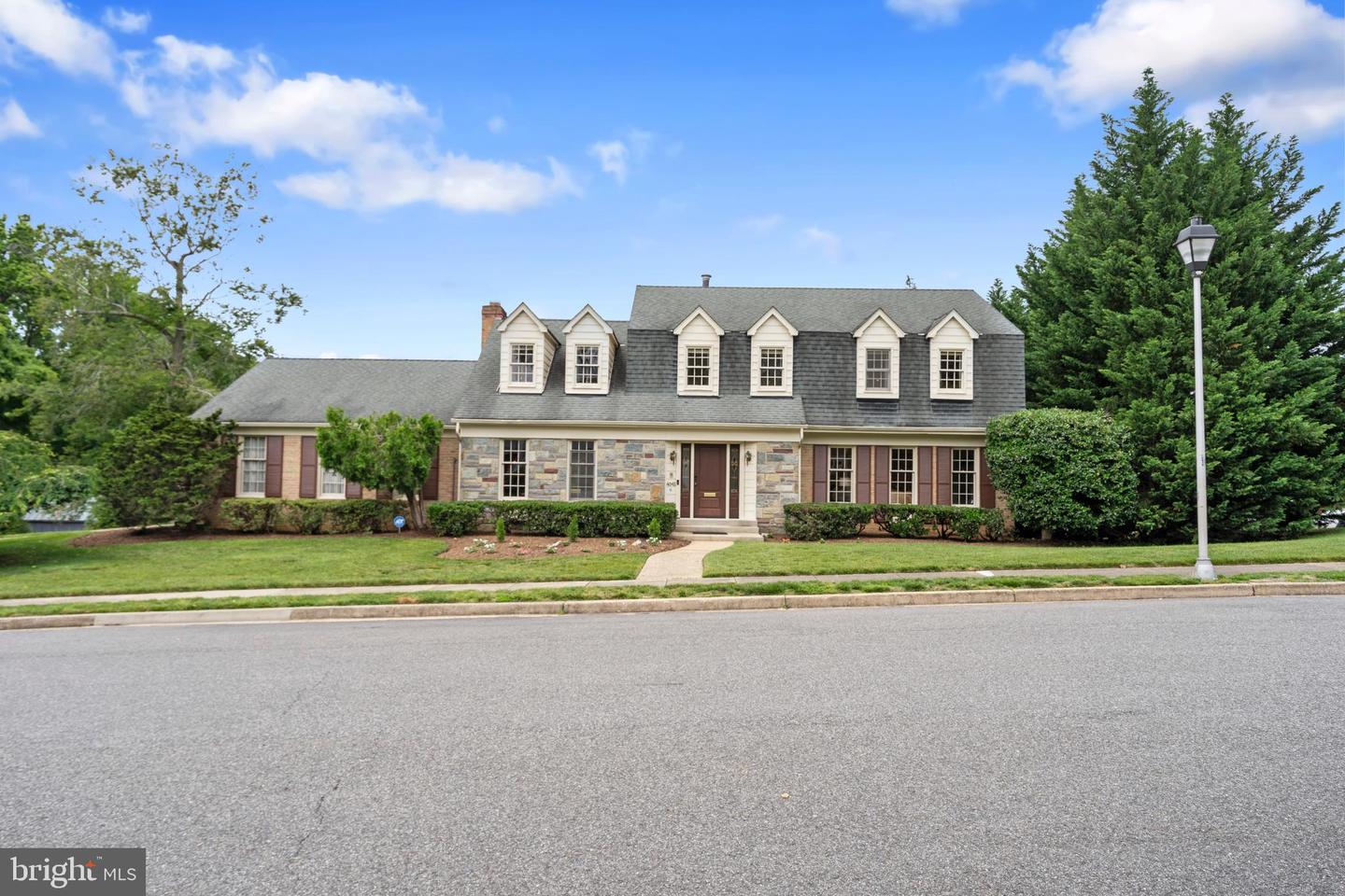 4041 27TH RD N, ARLINGTON, Virginia 22207, 5 Bedrooms Bedrooms, ,3 BathroomsBathrooms,Residential,For sale,4041 27TH RD N,VAAR2058556 MLS # VAAR2058556