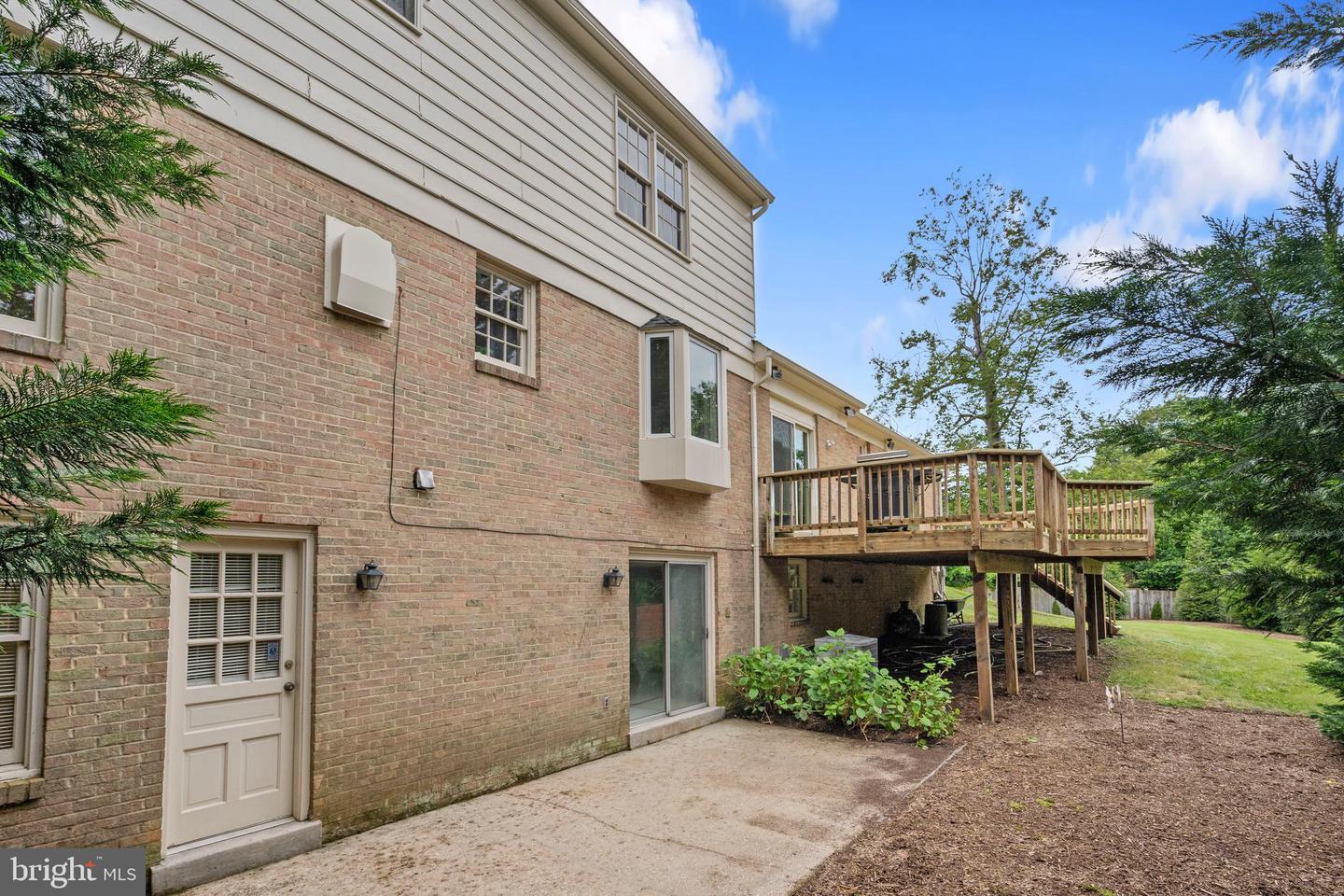 4041 27TH RD N, ARLINGTON, Virginia 22207, 5 Bedrooms Bedrooms, ,3 BathroomsBathrooms,Residential,For sale,4041 27TH RD N,VAAR2058556 MLS # VAAR2058556