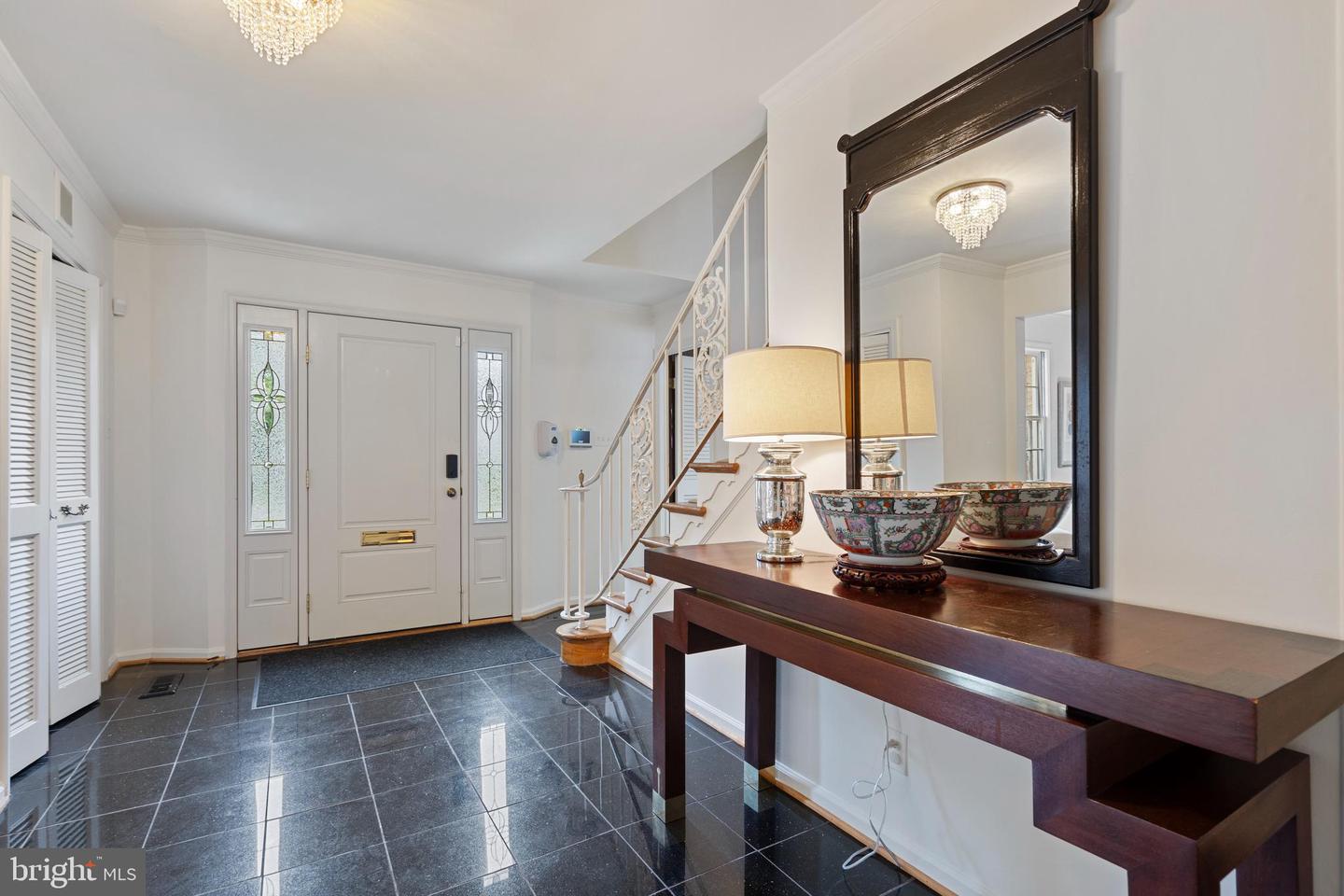 4041 27TH RD N, ARLINGTON, Virginia 22207, 5 Bedrooms Bedrooms, ,3 BathroomsBathrooms,Residential,For sale,4041 27TH RD N,VAAR2058556 MLS # VAAR2058556