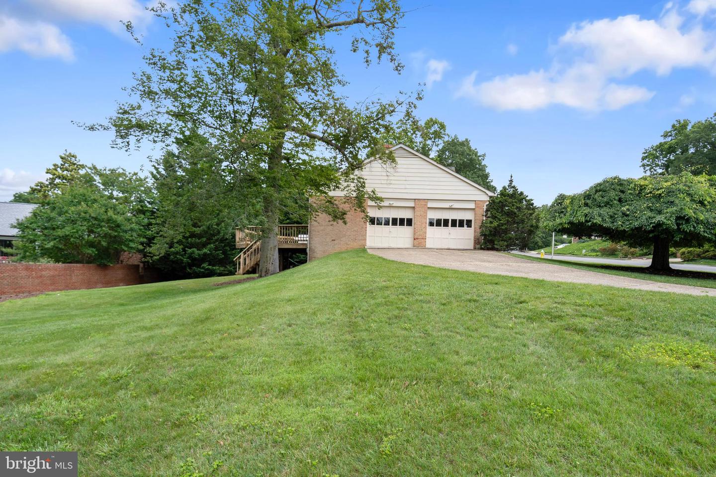 4041 27TH RD N, ARLINGTON, Virginia 22207, 5 Bedrooms Bedrooms, ,3 BathroomsBathrooms,Residential,For sale,4041 27TH RD N,VAAR2058556 MLS # VAAR2058556