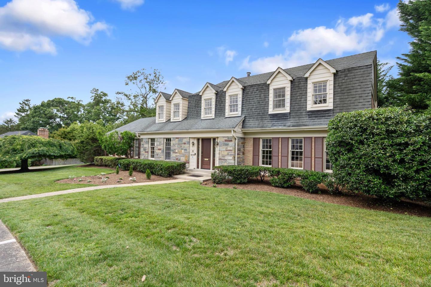 4041 27TH RD N, ARLINGTON, Virginia 22207, 5 Bedrooms Bedrooms, ,3 BathroomsBathrooms,Residential,For sale,4041 27TH RD N,VAAR2058556 MLS # VAAR2058556