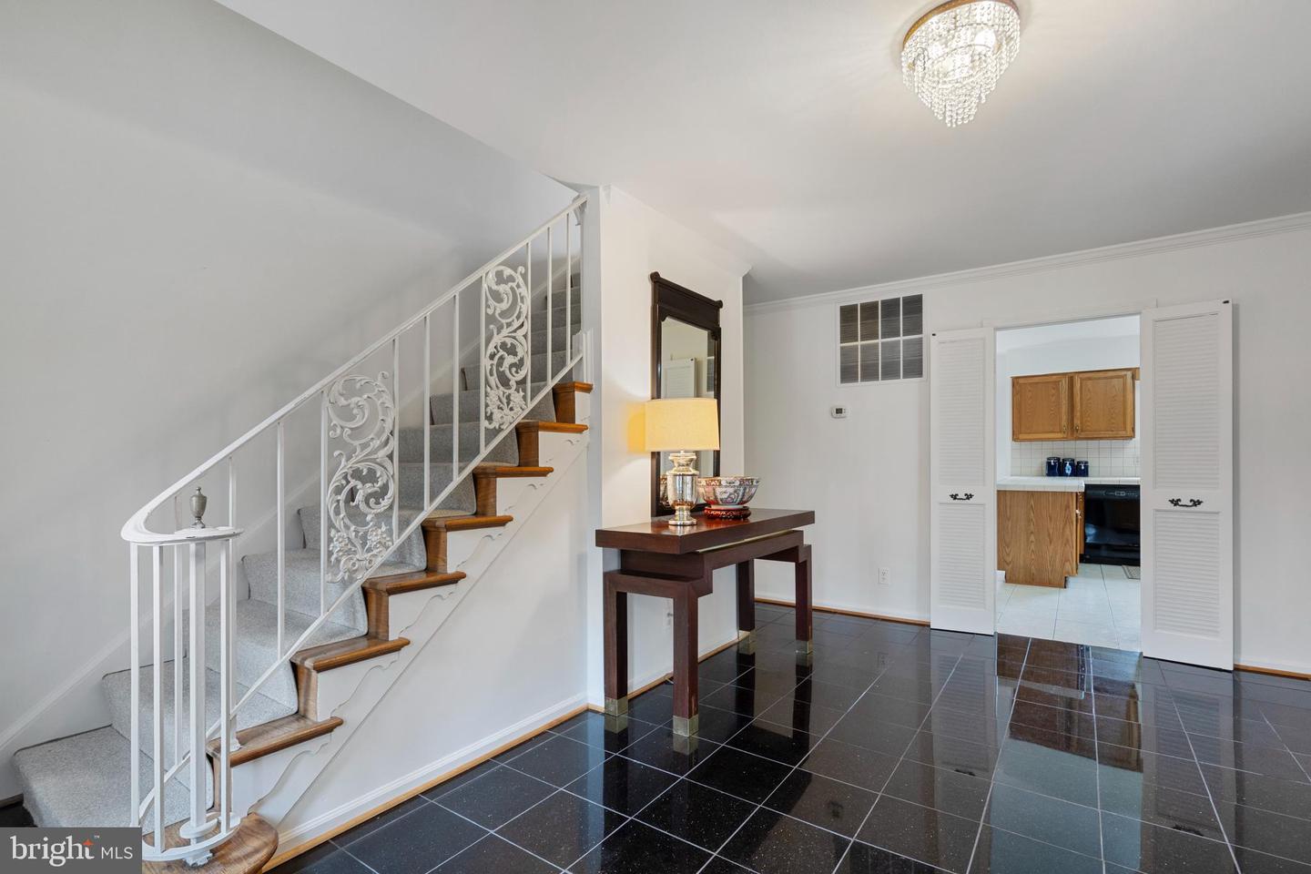 4041 27TH RD N, ARLINGTON, Virginia 22207, 5 Bedrooms Bedrooms, ,3 BathroomsBathrooms,Residential,For sale,4041 27TH RD N,VAAR2058556 MLS # VAAR2058556