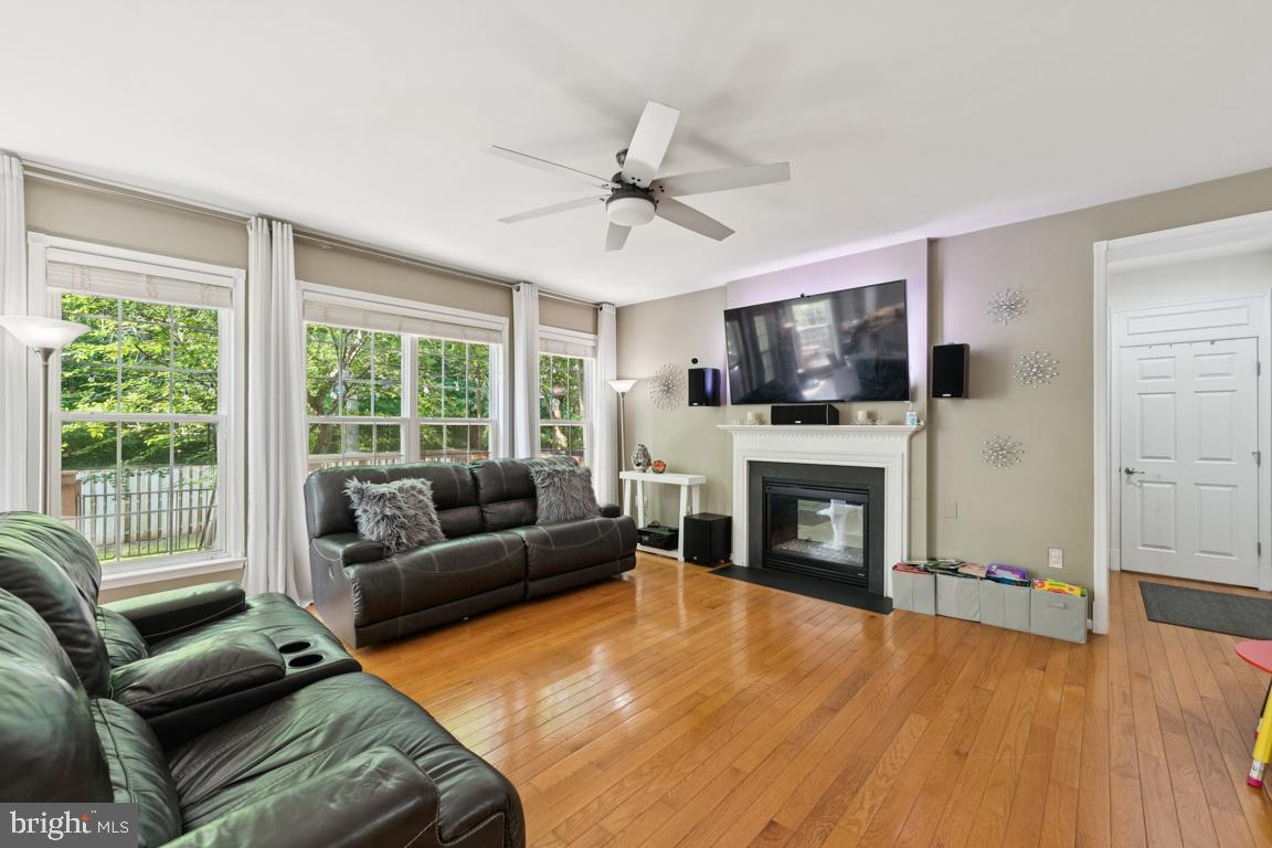 8411 WHITEHAVEN CT, LORTON, Virginia 22079, 6 Bedrooms Bedrooms, ,4 BathroomsBathrooms,Residential,For sale,8411 WHITEHAVEN CT,VAFX2244784 MLS # VAFX2244784