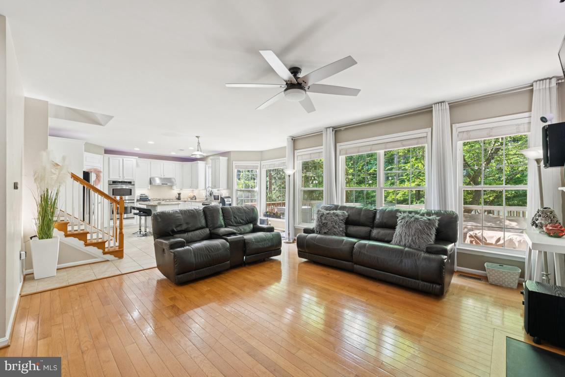 8411 WHITEHAVEN CT, LORTON, Virginia 22079, 6 Bedrooms Bedrooms, ,4 BathroomsBathrooms,Residential,For sale,8411 WHITEHAVEN CT,VAFX2244784 MLS # VAFX2244784