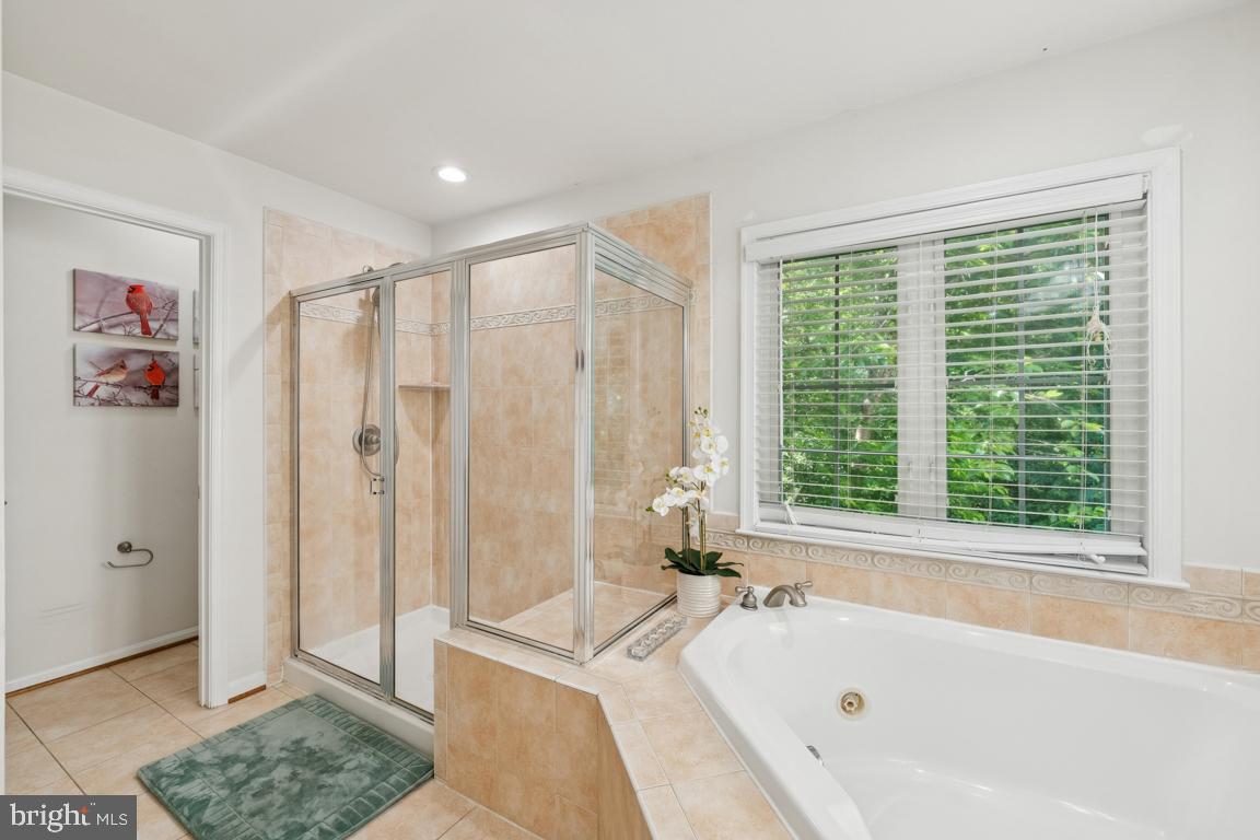 8411 WHITEHAVEN CT, LORTON, Virginia 22079, 6 Bedrooms Bedrooms, ,4 BathroomsBathrooms,Residential,For sale,8411 WHITEHAVEN CT,VAFX2244784 MLS # VAFX2244784