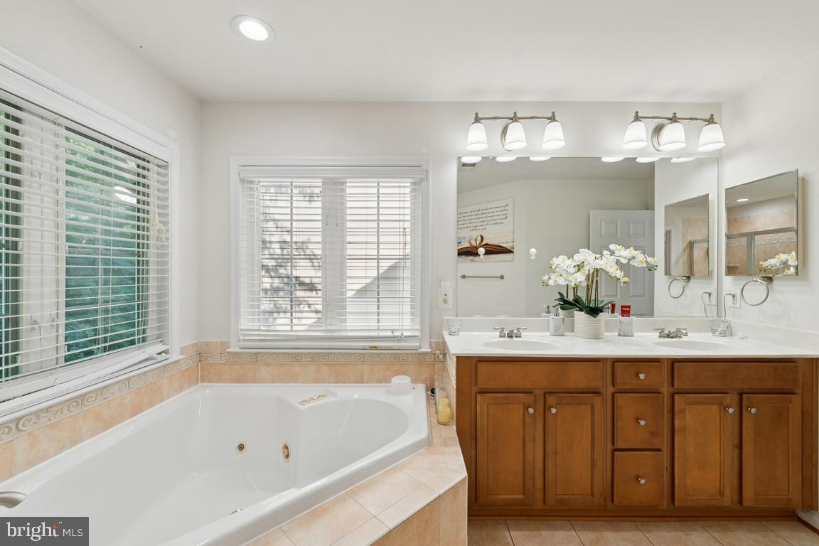 8411 WHITEHAVEN CT, LORTON, Virginia 22079, 6 Bedrooms Bedrooms, ,4 BathroomsBathrooms,Residential,For sale,8411 WHITEHAVEN CT,VAFX2244784 MLS # VAFX2244784