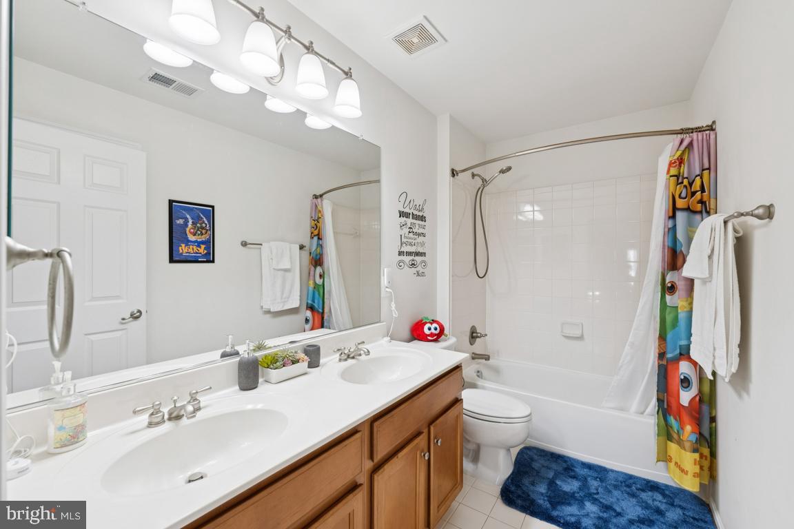 8411 WHITEHAVEN CT, LORTON, Virginia 22079, 6 Bedrooms Bedrooms, ,4 BathroomsBathrooms,Residential,For sale,8411 WHITEHAVEN CT,VAFX2244784 MLS # VAFX2244784