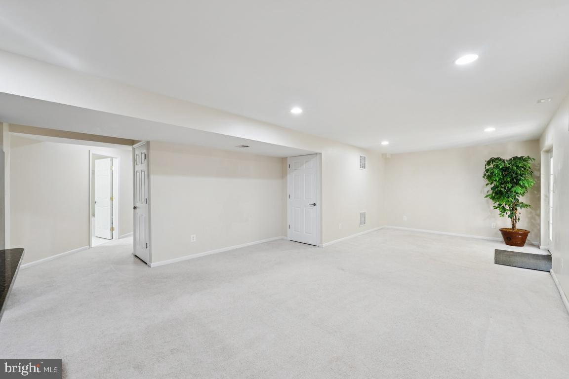 8411 WHITEHAVEN CT, LORTON, Virginia 22079, 6 Bedrooms Bedrooms, ,4 BathroomsBathrooms,Residential,For sale,8411 WHITEHAVEN CT,VAFX2244784 MLS # VAFX2244784