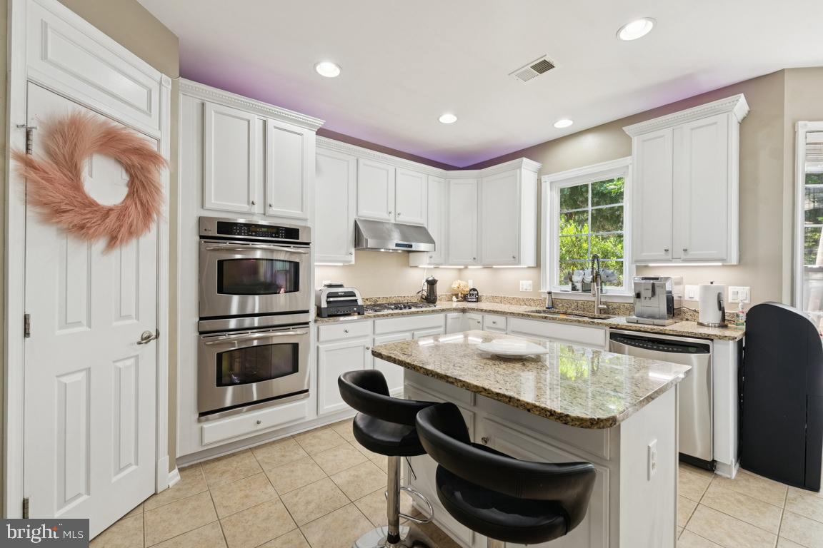 8411 WHITEHAVEN CT, LORTON, Virginia 22079, 6 Bedrooms Bedrooms, ,4 BathroomsBathrooms,Residential,For sale,8411 WHITEHAVEN CT,VAFX2244784 MLS # VAFX2244784