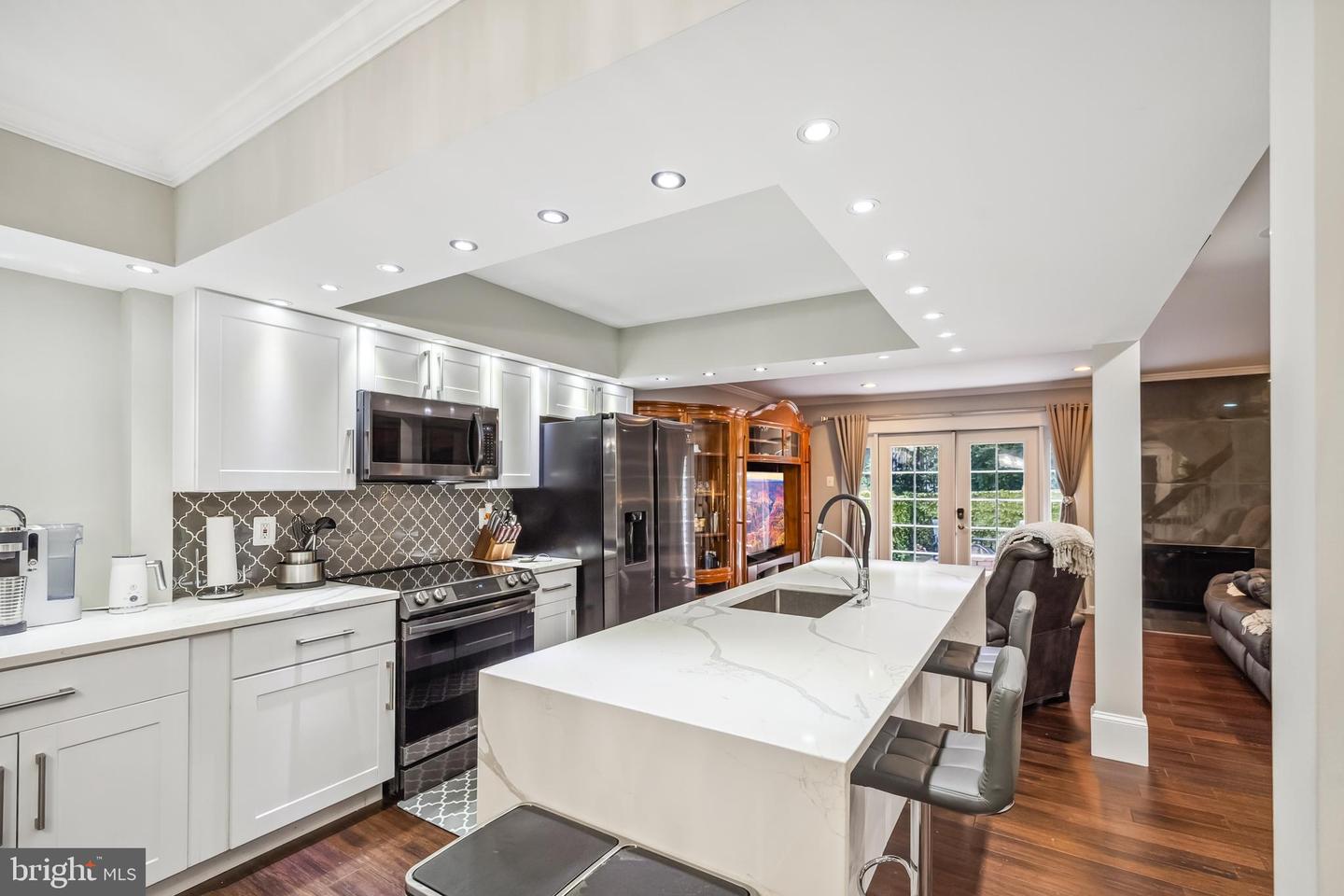 6004 FORREST HOLLOW LN, SPRINGFIELD, Virginia 22152, 3 Bedrooms Bedrooms, ,3 BathroomsBathrooms,Residential,For sale,6004 FORREST HOLLOW LN,VAFX2244800 MLS # VAFX2244800