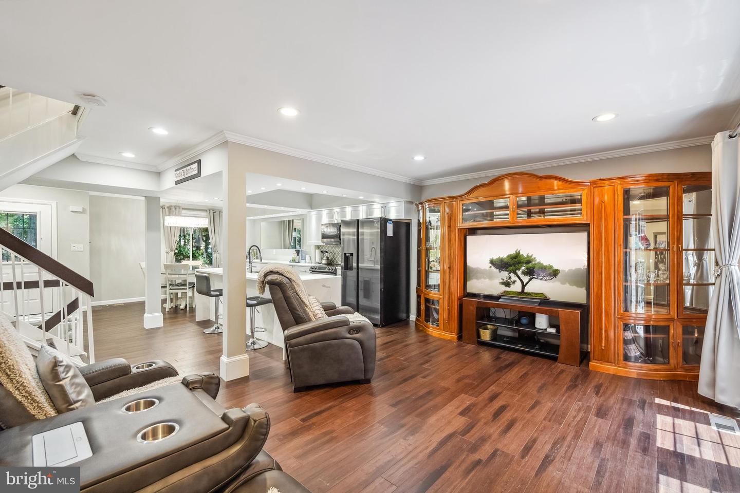 6004 FORREST HOLLOW LN, SPRINGFIELD, Virginia 22152, 3 Bedrooms Bedrooms, ,3 BathroomsBathrooms,Residential,For sale,6004 FORREST HOLLOW LN,VAFX2244800 MLS # VAFX2244800