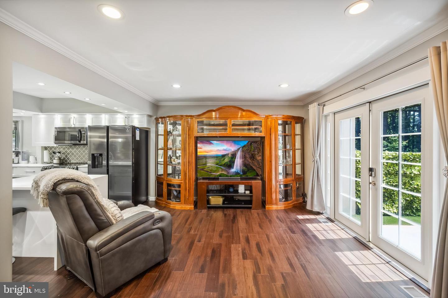 6004 FORREST HOLLOW LN, SPRINGFIELD, Virginia 22152, 3 Bedrooms Bedrooms, ,3 BathroomsBathrooms,Residential,For sale,6004 FORREST HOLLOW LN,VAFX2244800 MLS # VAFX2244800