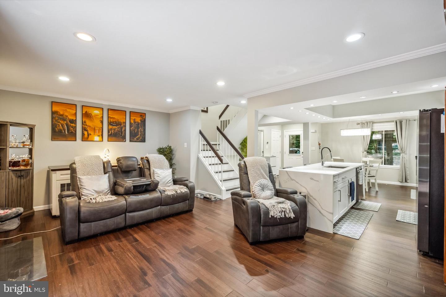 6004 FORREST HOLLOW LN, SPRINGFIELD, Virginia 22152, 3 Bedrooms Bedrooms, ,3 BathroomsBathrooms,Residential,For sale,6004 FORREST HOLLOW LN,VAFX2244800 MLS # VAFX2244800