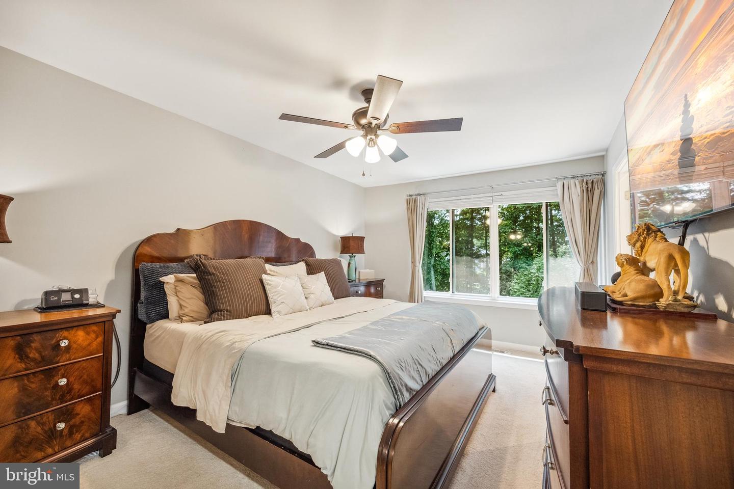 6004 FORREST HOLLOW LN, SPRINGFIELD, Virginia 22152, 3 Bedrooms Bedrooms, ,3 BathroomsBathrooms,Residential,For sale,6004 FORREST HOLLOW LN,VAFX2244800 MLS # VAFX2244800