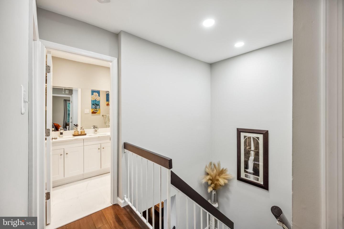 6004 FORREST HOLLOW LN, SPRINGFIELD, Virginia 22152, 3 Bedrooms Bedrooms, ,3 BathroomsBathrooms,Residential,For sale,6004 FORREST HOLLOW LN,VAFX2244800 MLS # VAFX2244800