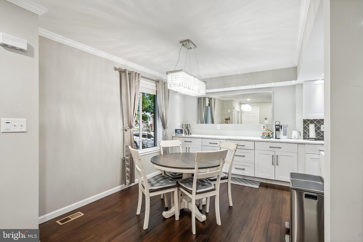 6004 FORREST HOLLOW LN, SPRINGFIELD, Virginia 22152, 3 Bedrooms Bedrooms, ,3 BathroomsBathrooms,Residential,For sale,6004 FORREST HOLLOW LN,VAFX2244800 MLS # VAFX2244800