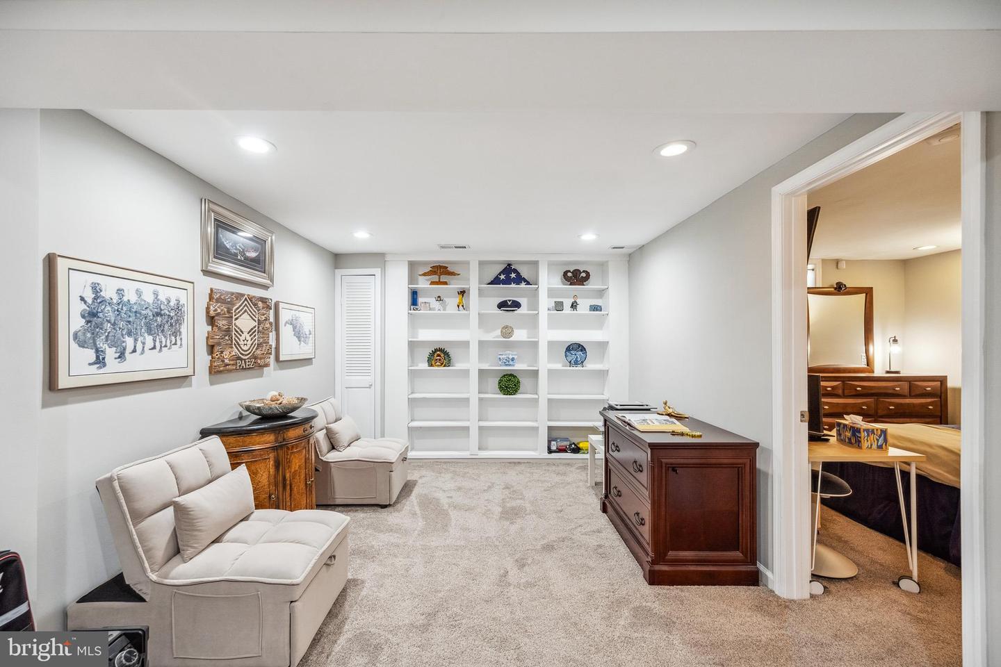 6004 FORREST HOLLOW LN, SPRINGFIELD, Virginia 22152, 3 Bedrooms Bedrooms, ,3 BathroomsBathrooms,Residential,For sale,6004 FORREST HOLLOW LN,VAFX2244800 MLS # VAFX2244800