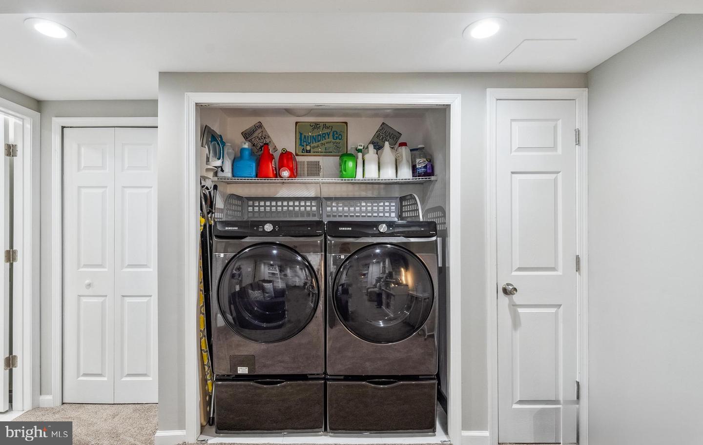 6004 FORREST HOLLOW LN, SPRINGFIELD, Virginia 22152, 3 Bedrooms Bedrooms, ,3 BathroomsBathrooms,Residential,For sale,6004 FORREST HOLLOW LN,VAFX2244800 MLS # VAFX2244800