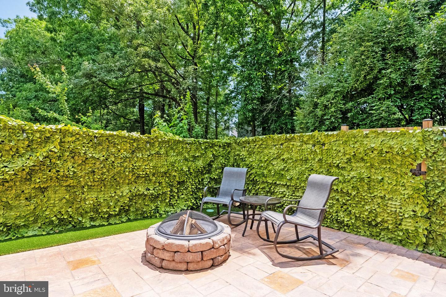 6004 FORREST HOLLOW LN, SPRINGFIELD, Virginia 22152, 3 Bedrooms Bedrooms, ,3 BathroomsBathrooms,Residential,For sale,6004 FORREST HOLLOW LN,VAFX2244800 MLS # VAFX2244800