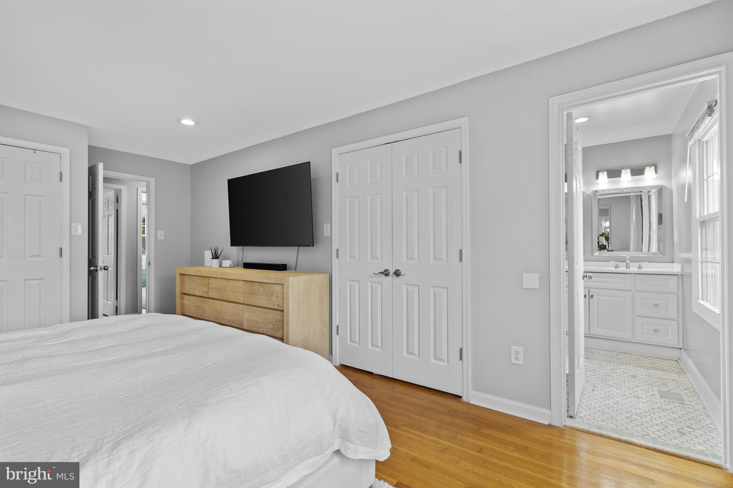 6707 MELROSE DR, MCLEAN, Virginia 22101, 4 Bedrooms Bedrooms, ,3 BathroomsBathrooms,Residential,For sale,6707 MELROSE DR,VAFX2244802 MLS # VAFX2244802