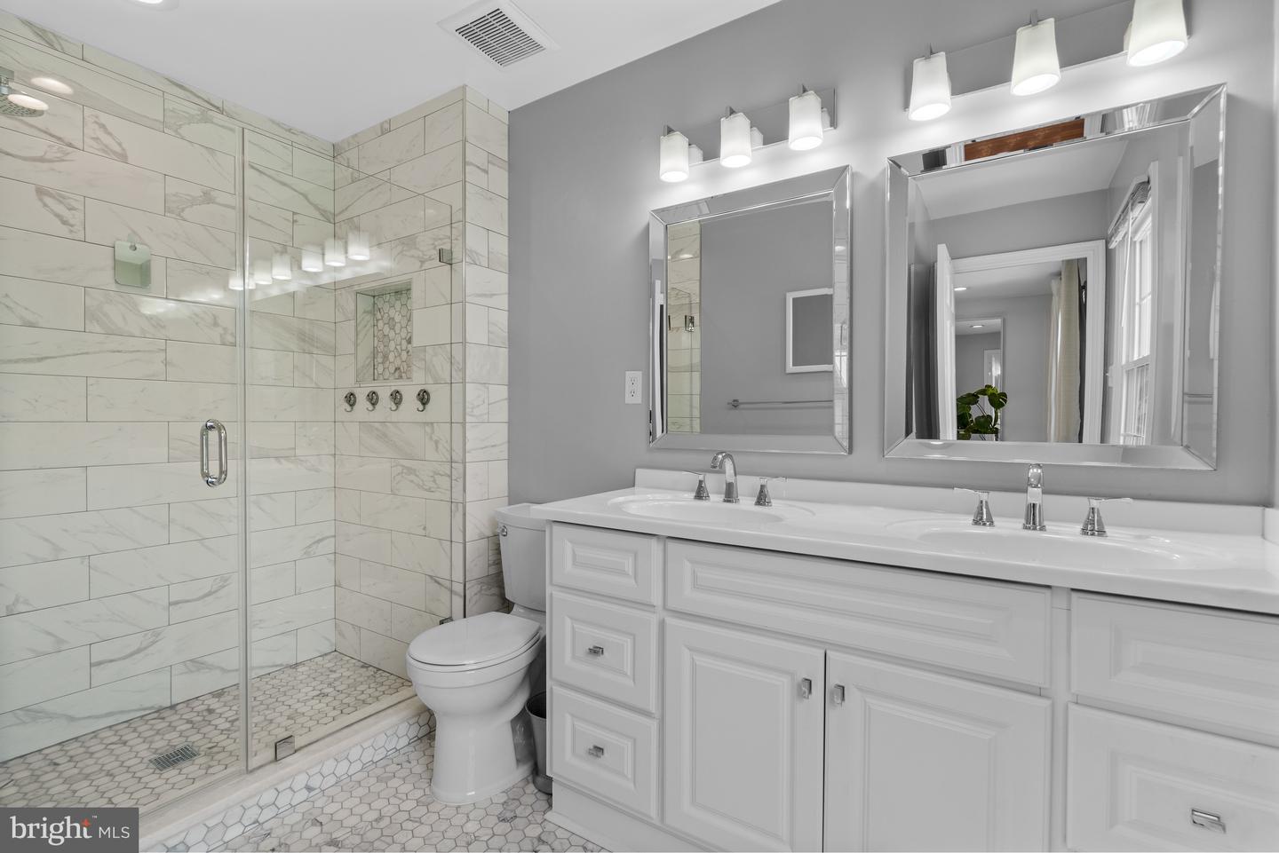 6707 MELROSE DR, MCLEAN, Virginia 22101, 4 Bedrooms Bedrooms, ,3 BathroomsBathrooms,Residential,For sale,6707 MELROSE DR,VAFX2244802 MLS # VAFX2244802