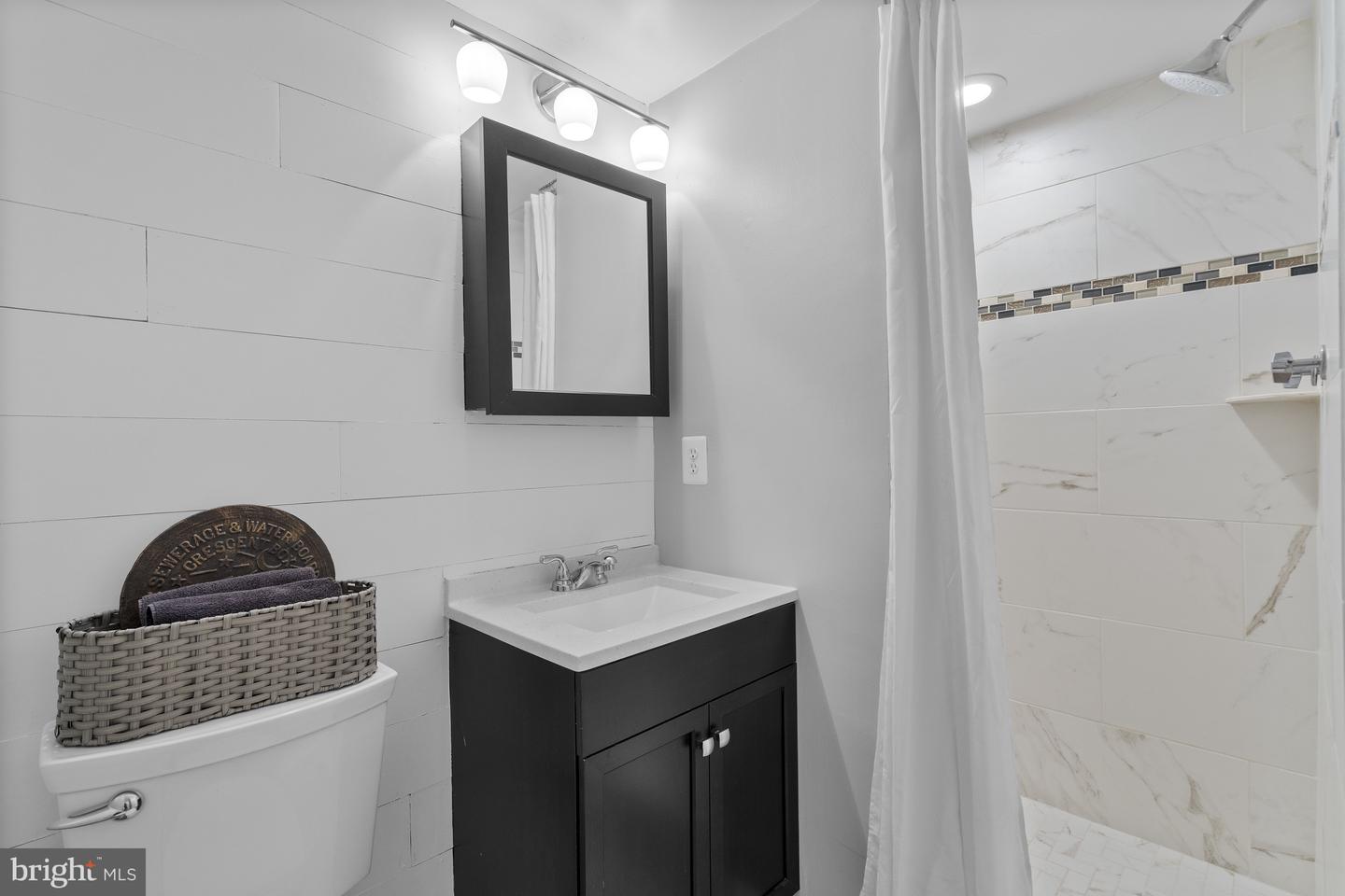 6707 MELROSE DR, MCLEAN, Virginia 22101, 4 Bedrooms Bedrooms, ,3 BathroomsBathrooms,Residential,For sale,6707 MELROSE DR,VAFX2244802 MLS # VAFX2244802