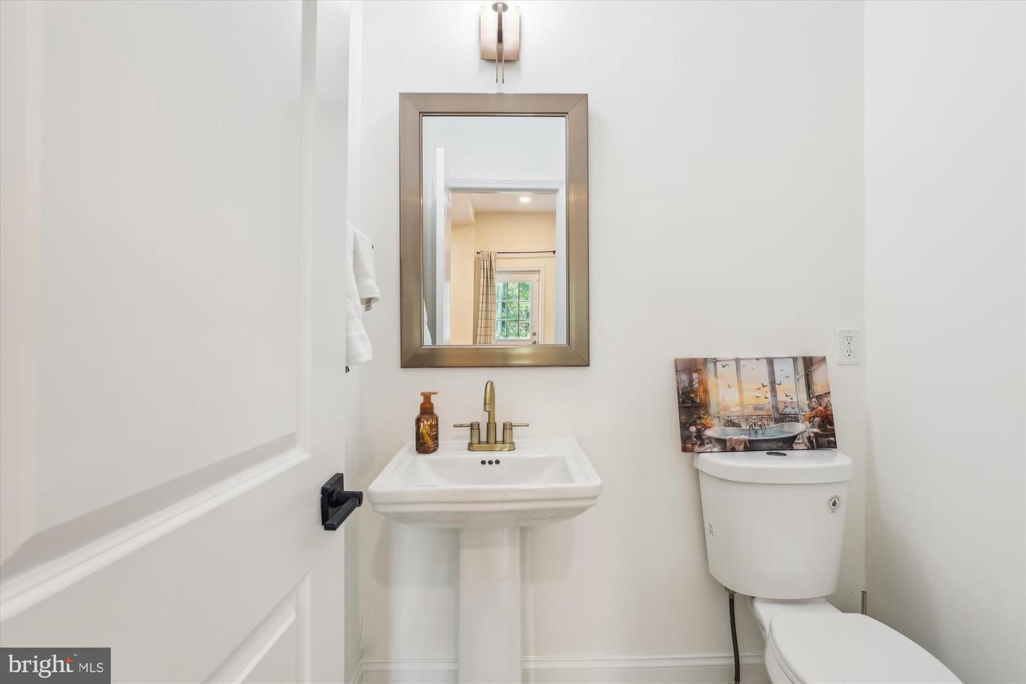3908 WOODLEY DR, ALEXANDRIA, Virginia 22309, 5 Bedrooms Bedrooms, ,5 BathroomsBathrooms,Residential,For sale,3908 WOODLEY DR,VAFX2244618 MLS # VAFX2244618