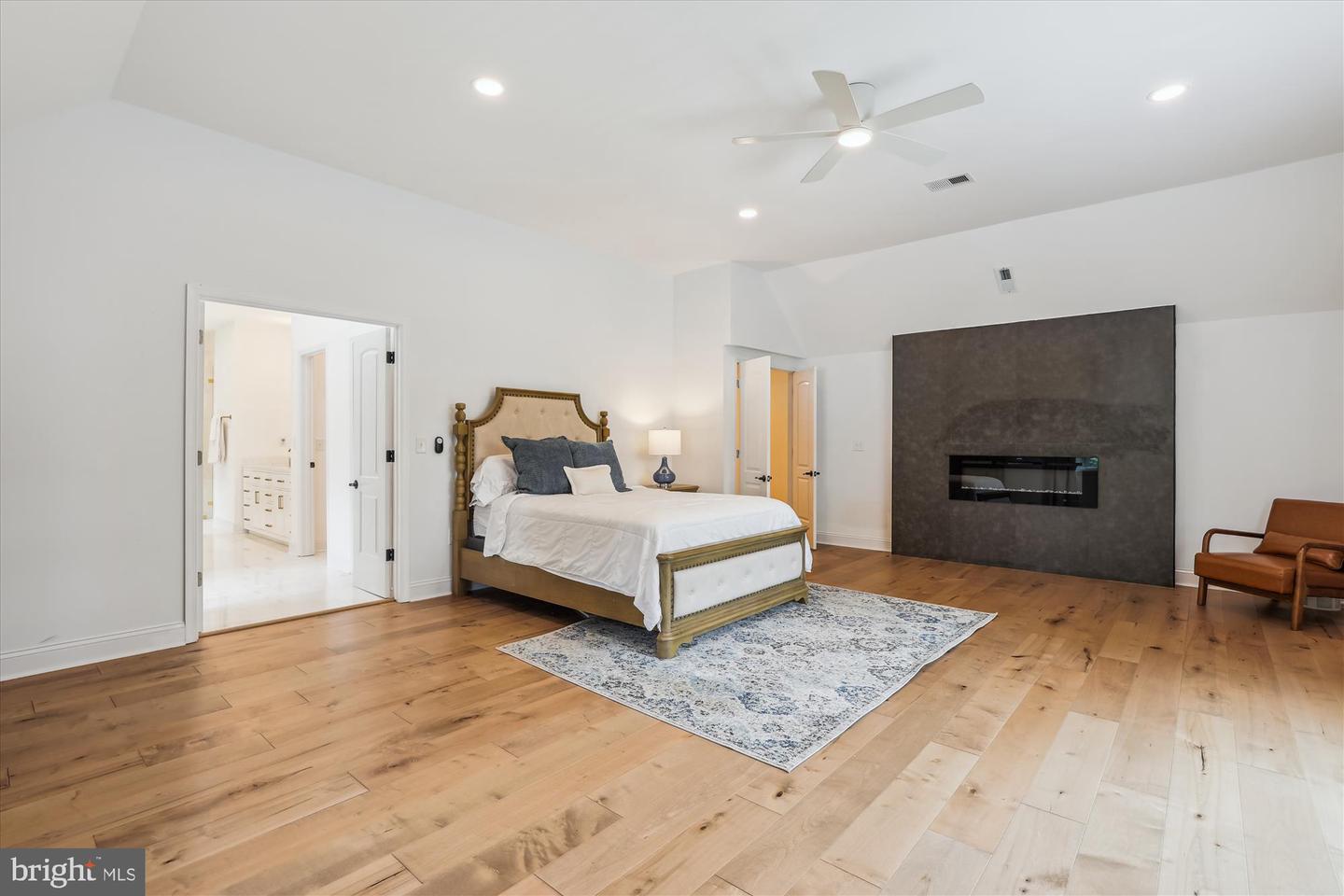 3908 WOODLEY DR, ALEXANDRIA, Virginia 22309, 5 Bedrooms Bedrooms, ,5 BathroomsBathrooms,Residential,For sale,3908 WOODLEY DR,VAFX2244618 MLS # VAFX2244618