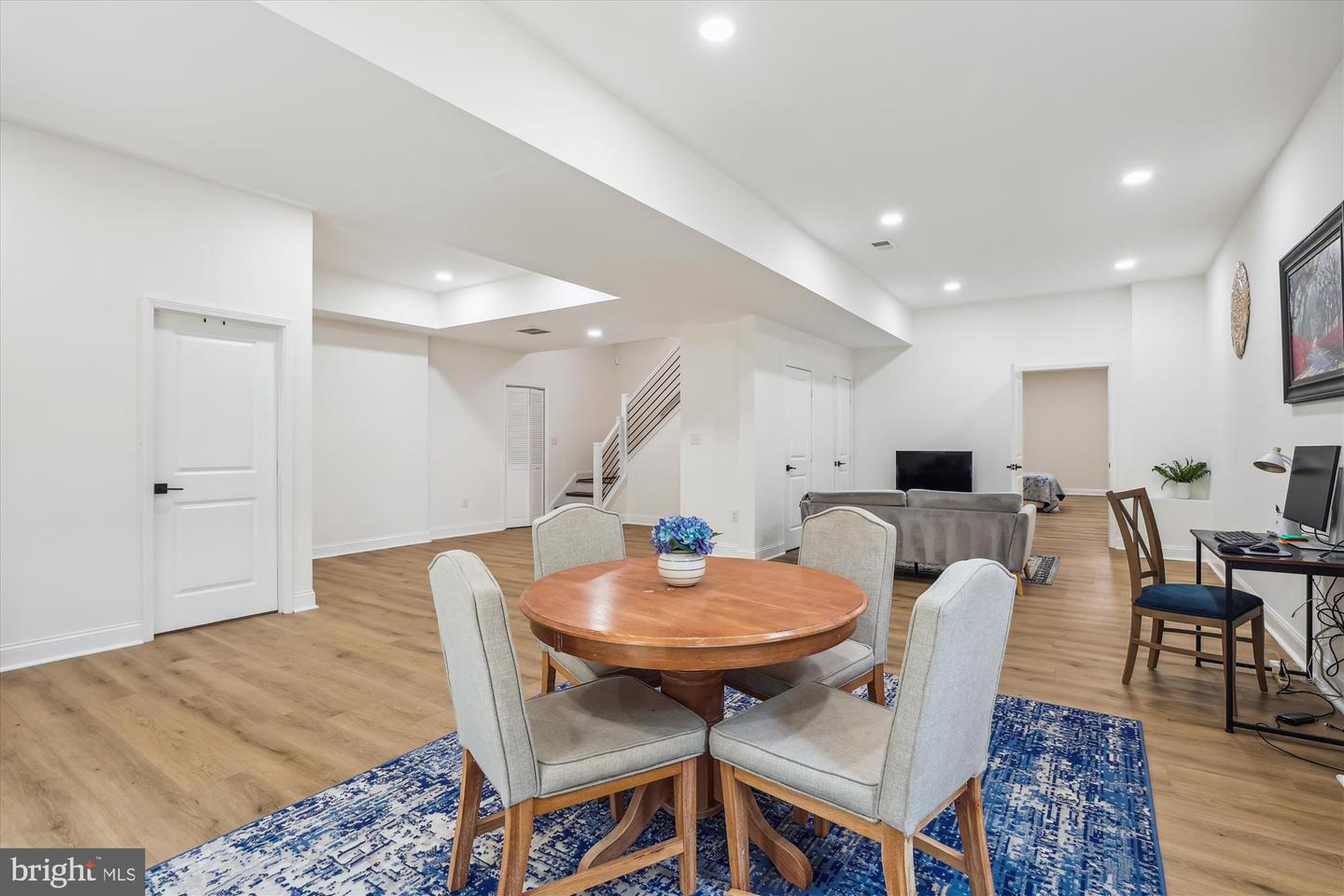 3908 WOODLEY DR, ALEXANDRIA, Virginia 22309, 5 Bedrooms Bedrooms, ,5 BathroomsBathrooms,Residential,For sale,3908 WOODLEY DR,VAFX2244618 MLS # VAFX2244618