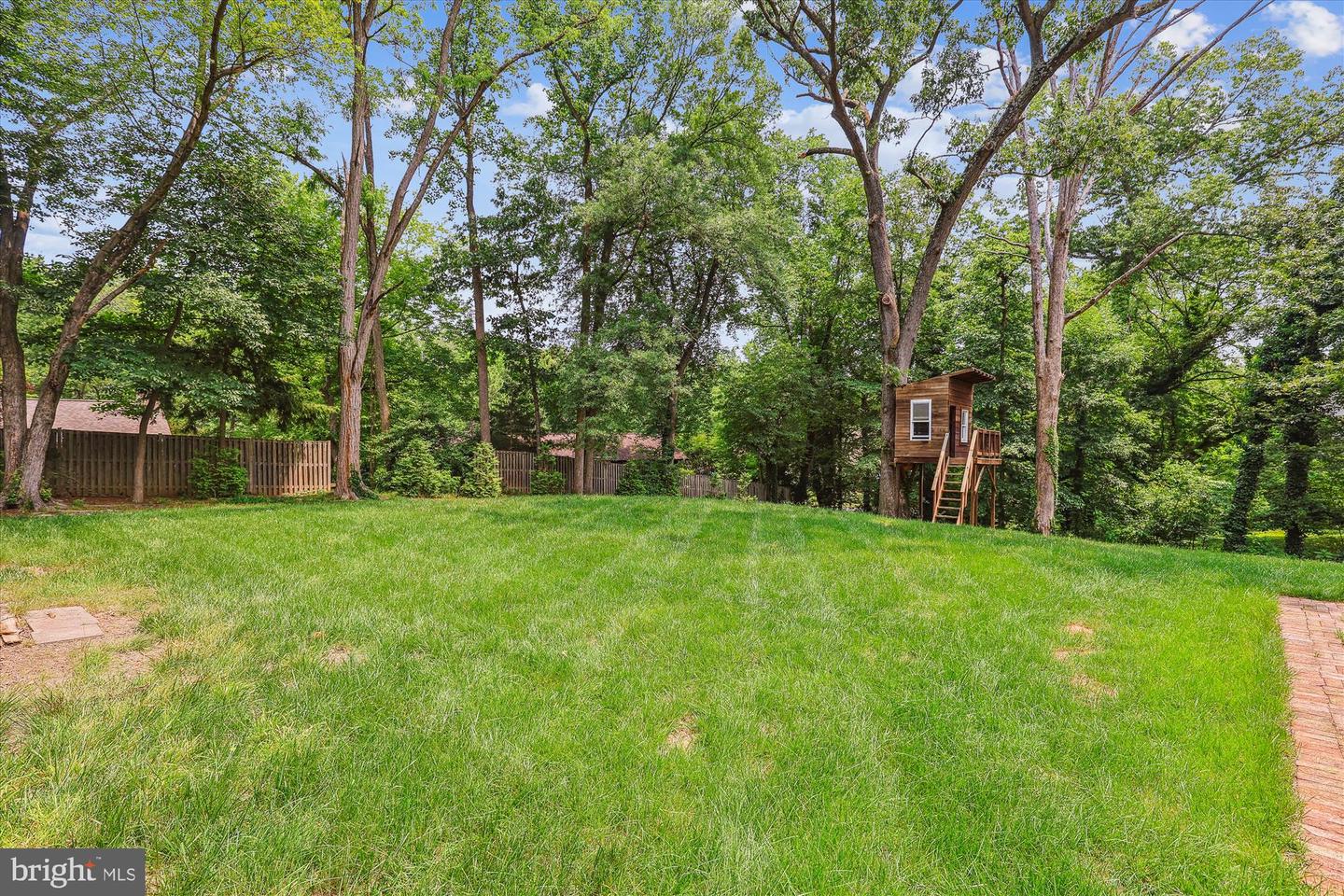 3908 WOODLEY DR, ALEXANDRIA, Virginia 22309, 5 Bedrooms Bedrooms, ,5 BathroomsBathrooms,Residential,For sale,3908 WOODLEY DR,VAFX2244618 MLS # VAFX2244618