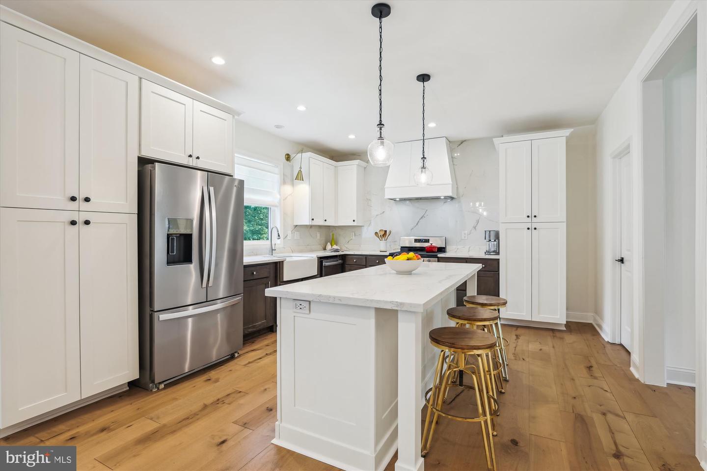 3908 WOODLEY DR, ALEXANDRIA, Virginia 22309, 5 Bedrooms Bedrooms, ,5 BathroomsBathrooms,Residential,For sale,3908 WOODLEY DR,VAFX2244618 MLS # VAFX2244618