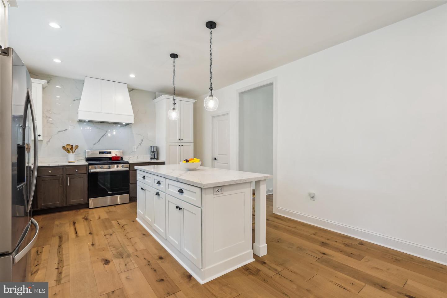 3908 WOODLEY DR, ALEXANDRIA, Virginia 22309, 5 Bedrooms Bedrooms, ,5 BathroomsBathrooms,Residential,For sale,3908 WOODLEY DR,VAFX2244618 MLS # VAFX2244618