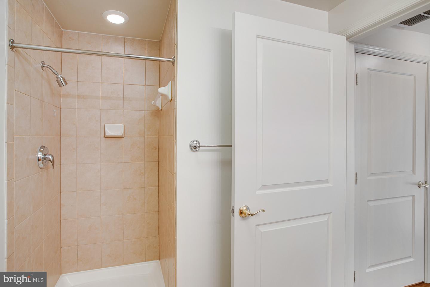 485 HARBOR SIDE ST, WOODBRIDGE, Virginia 22191, 2 Bedrooms Bedrooms, ,2 BathroomsBathrooms,Residential,For sale,485 HARBOR SIDE ST,VAPW2096028 MLS # VAPW2096028