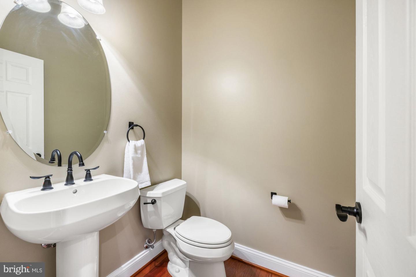 20393 DUNKIRK SQ, STERLING, Virginia 20165, 4 Bedrooms Bedrooms, ,3 BathroomsBathrooms,Residential,For sale,20393 DUNKIRK SQ,VALO2098608 MLS # VALO2098608
