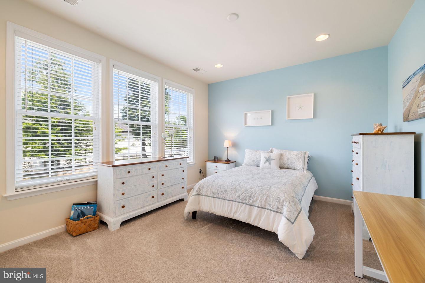 20393 DUNKIRK SQ, STERLING, Virginia 20165, 4 Bedrooms Bedrooms, ,3 BathroomsBathrooms,Residential,For sale,20393 DUNKIRK SQ,VALO2098608 MLS # VALO2098608