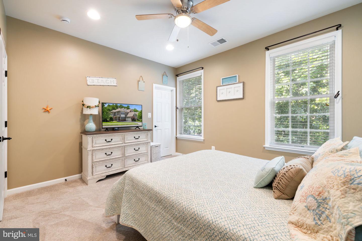 20393 DUNKIRK SQ, STERLING, Virginia 20165, 4 Bedrooms Bedrooms, ,3 BathroomsBathrooms,Residential,For sale,20393 DUNKIRK SQ,VALO2098608 MLS # VALO2098608
