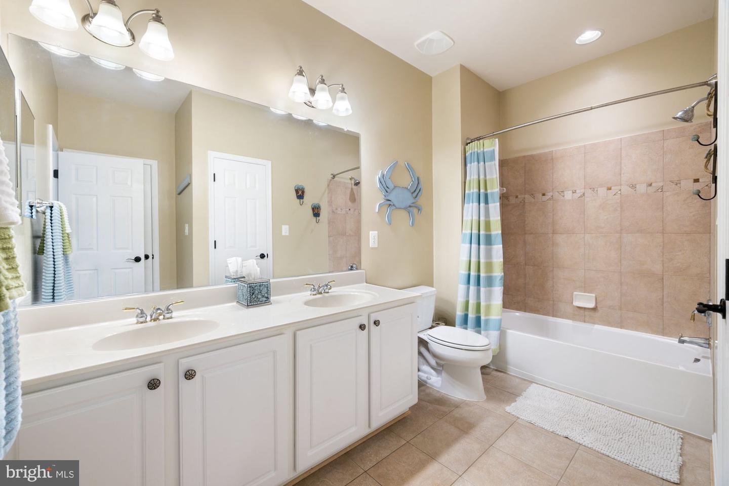 20393 DUNKIRK SQ, STERLING, Virginia 20165, 4 Bedrooms Bedrooms, ,3 BathroomsBathrooms,Residential,For sale,20393 DUNKIRK SQ,VALO2098608 MLS # VALO2098608