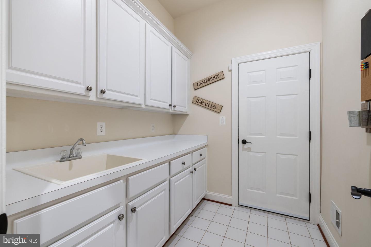 20393 DUNKIRK SQ, STERLING, Virginia 20165, 4 Bedrooms Bedrooms, ,3 BathroomsBathrooms,Residential,For sale,20393 DUNKIRK SQ,VALO2098608 MLS # VALO2098608