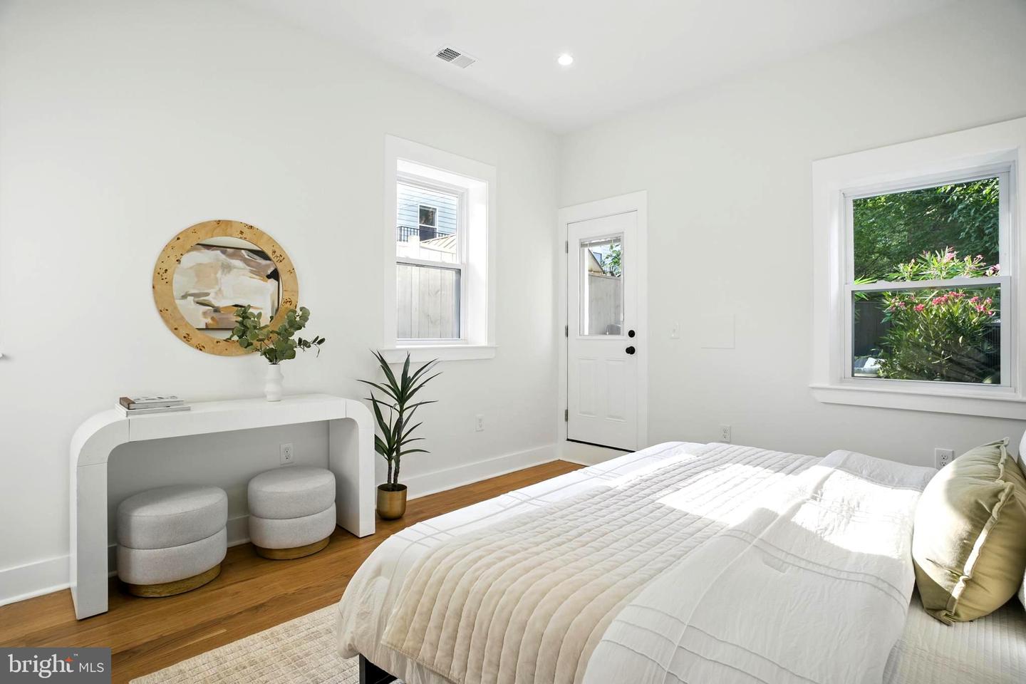 309 M ST NW #TOWNHOME B, WASHINGTON, District Of Columbia 20001, 3 Bedrooms Bedrooms, ,2 BathroomsBathrooms,Residential,For sale,309 M ST NW #TOWNHOME B,DCDC2203828 MLS # DCDC2203828