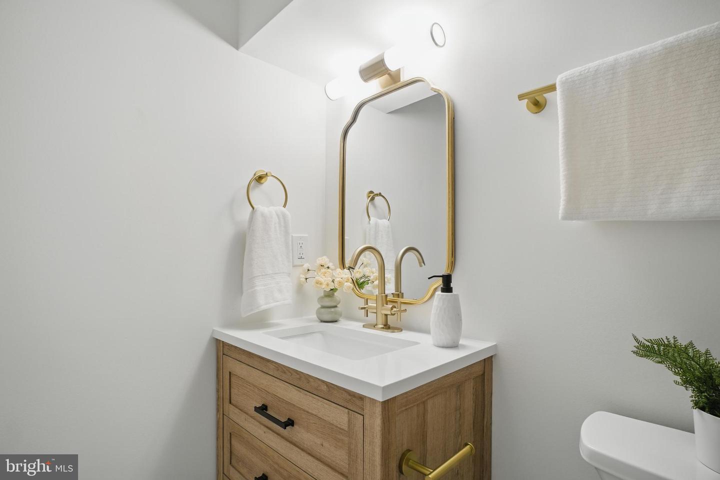309 M ST NW #TOWNHOME B, WASHINGTON, District Of Columbia 20001, 3 Bedrooms Bedrooms, ,2 BathroomsBathrooms,Residential,For sale,309 M ST NW #TOWNHOME B,DCDC2203828 MLS # DCDC2203828