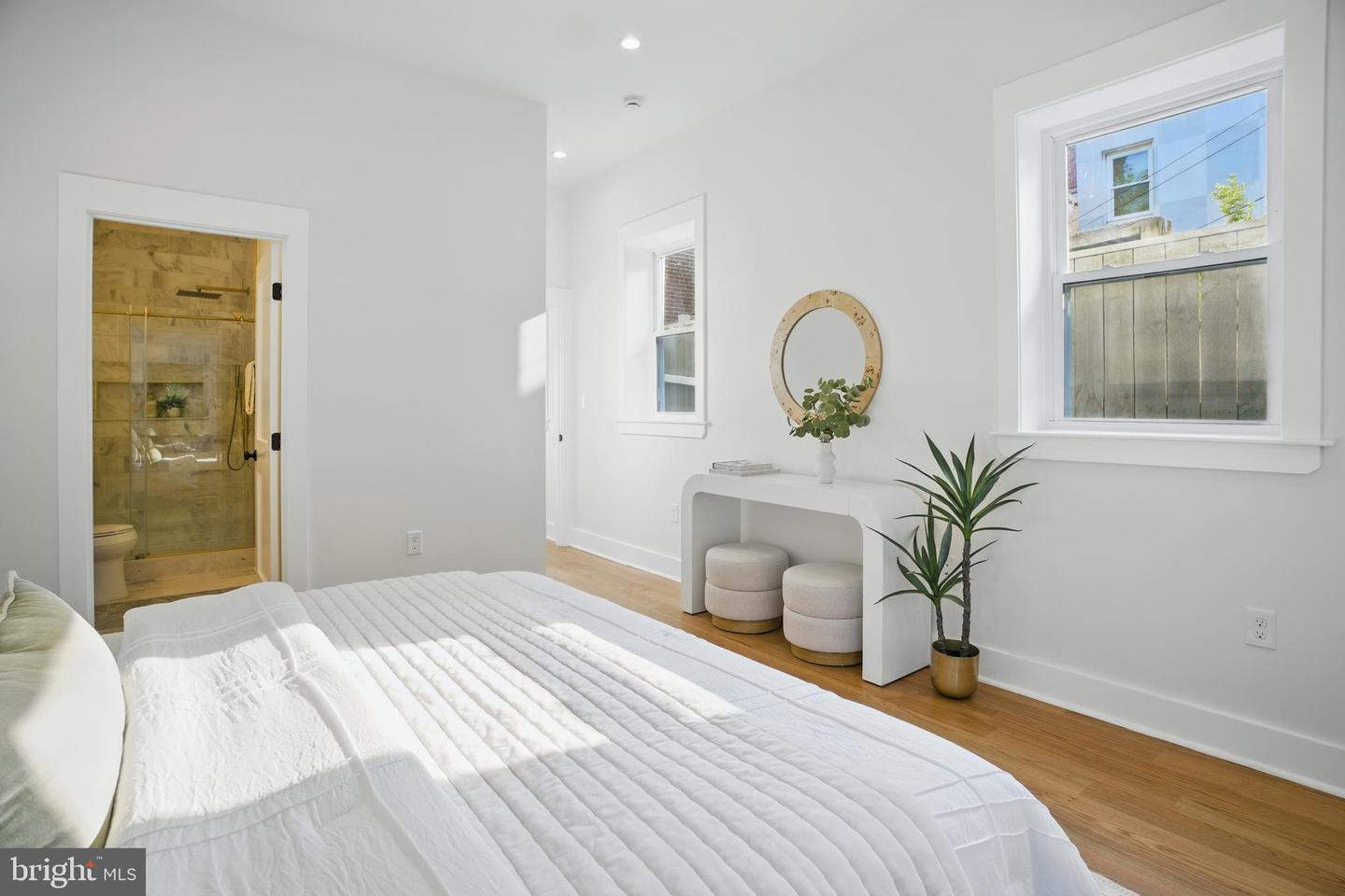 309 M ST NW #TOWNHOME B, WASHINGTON, District Of Columbia 20001, 3 Bedrooms Bedrooms, ,2 BathroomsBathrooms,Residential,For sale,309 M ST NW #TOWNHOME B,DCDC2203828 MLS # DCDC2203828