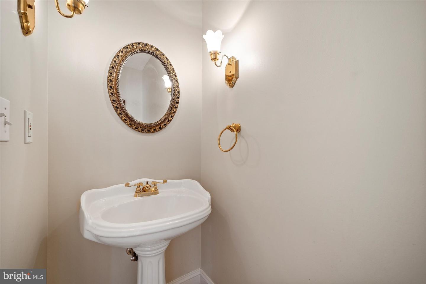 960 LAUREL GROVE RD, WINCHESTER, Virginia 22602, 5 Bedrooms Bedrooms, ,3 BathroomsBathrooms,Residential,For sale,960 LAUREL GROVE RD,VAFV2034610 MLS # VAFV2034610
